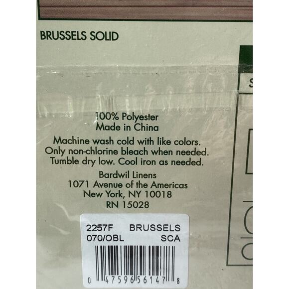 Brussels Easy Care Rectangle Tablecloth 100% Polyester Dark Red Seats 4-6 NEW - Picture 6 of 7